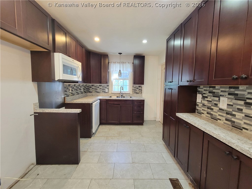 202 Winfield Road St. Albans, WV 25177 - Photo 4 of 16 Gallery Image 4