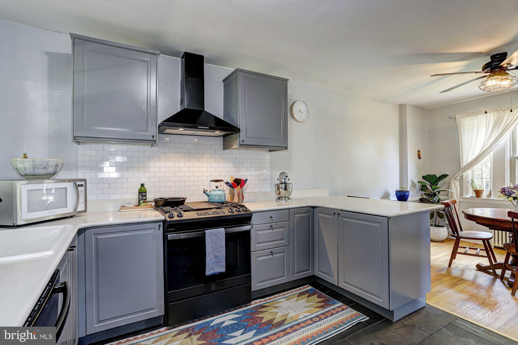 612 Warwick Road Baltimore, MD 21229 - Photo 11 of 29 Kitchen