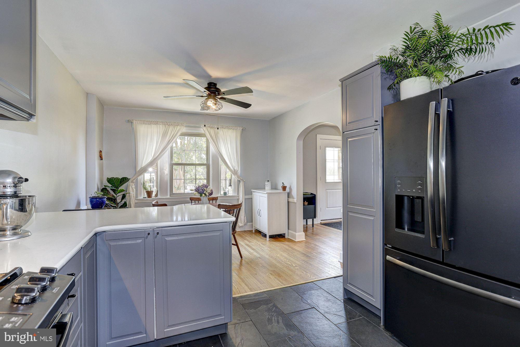 612 Warwick Road Baltimore, MD 21229 - Photo 12 of 29 Kitchen