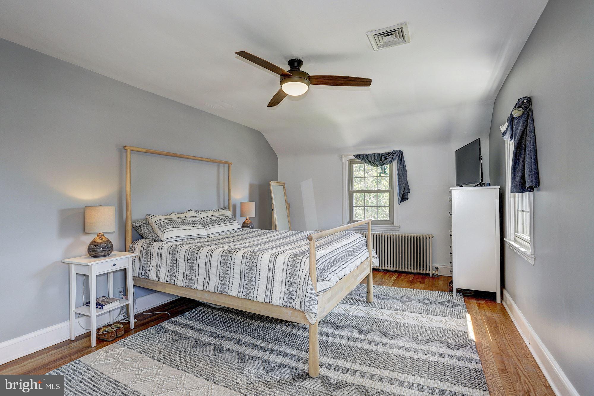 612 Warwick Road Baltimore, MD 21229 - Photo 15 of 29 Primary Bedroom
