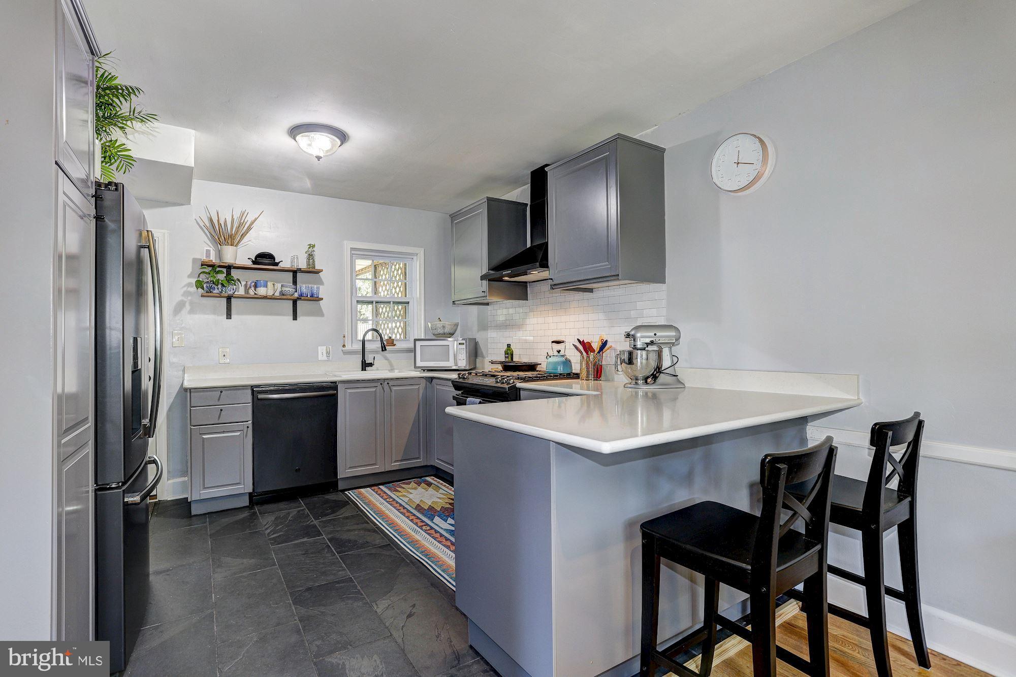 612 Warwick Road Baltimore, MD 21229 - Photo 9 of 29 Kitchen