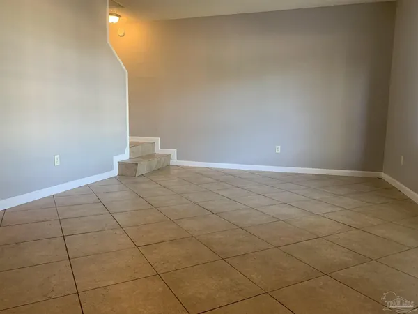 $1,350 | 811 Massachusetts Avenue, Pensacola, FL 32505