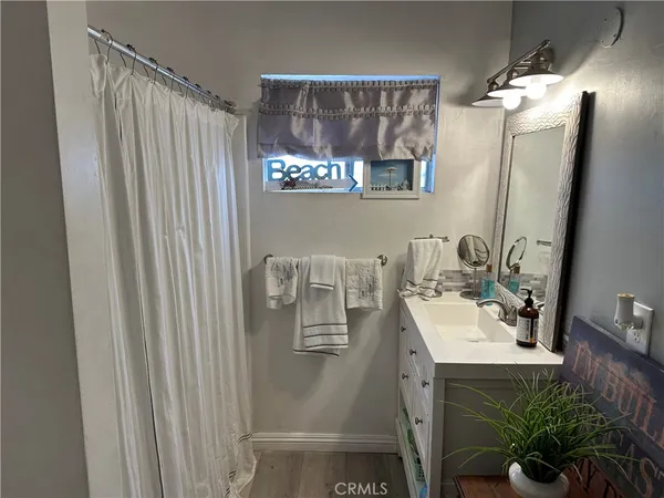 $2,450 | 440 Chestnut Avenue, Unit 2D, Long Beach, CA 90802