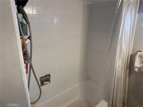 $2,450 | 440 Chestnut Avenue, Unit 2D, Long Beach, CA 90802