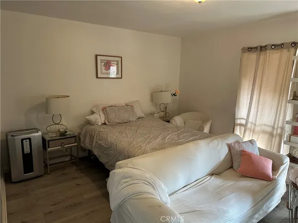 $2,450 | 440 Chestnut Avenue, Unit 2D, Long Beach, CA 90802