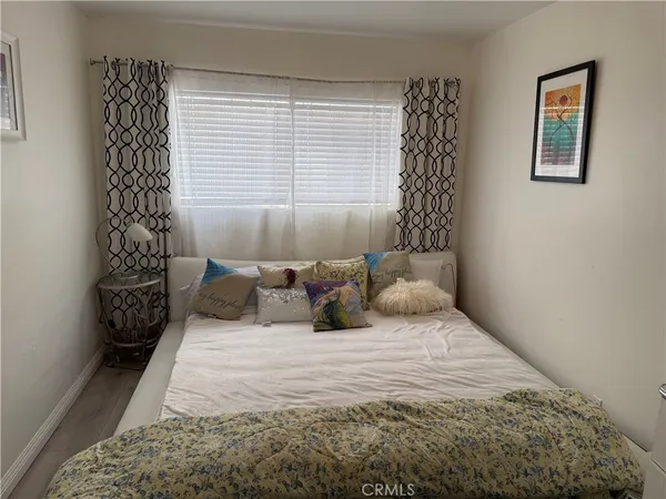 $2,450 | 440 Chestnut Avenue, Unit 2D, Long Beach, CA 90802