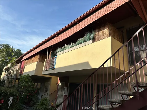 $2,450 | 440 Chestnut Avenue, Unit 2D, Long Beach, CA 90802
