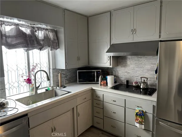 $2,450 | 440 Chestnut Avenue, Unit 2D, Long Beach, CA 90802