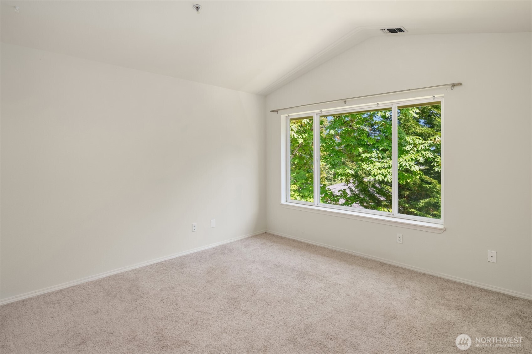 12113 Northeast 172nd Place, Unit J202 Bothell, WA 98011 - Photo 17 of 34
