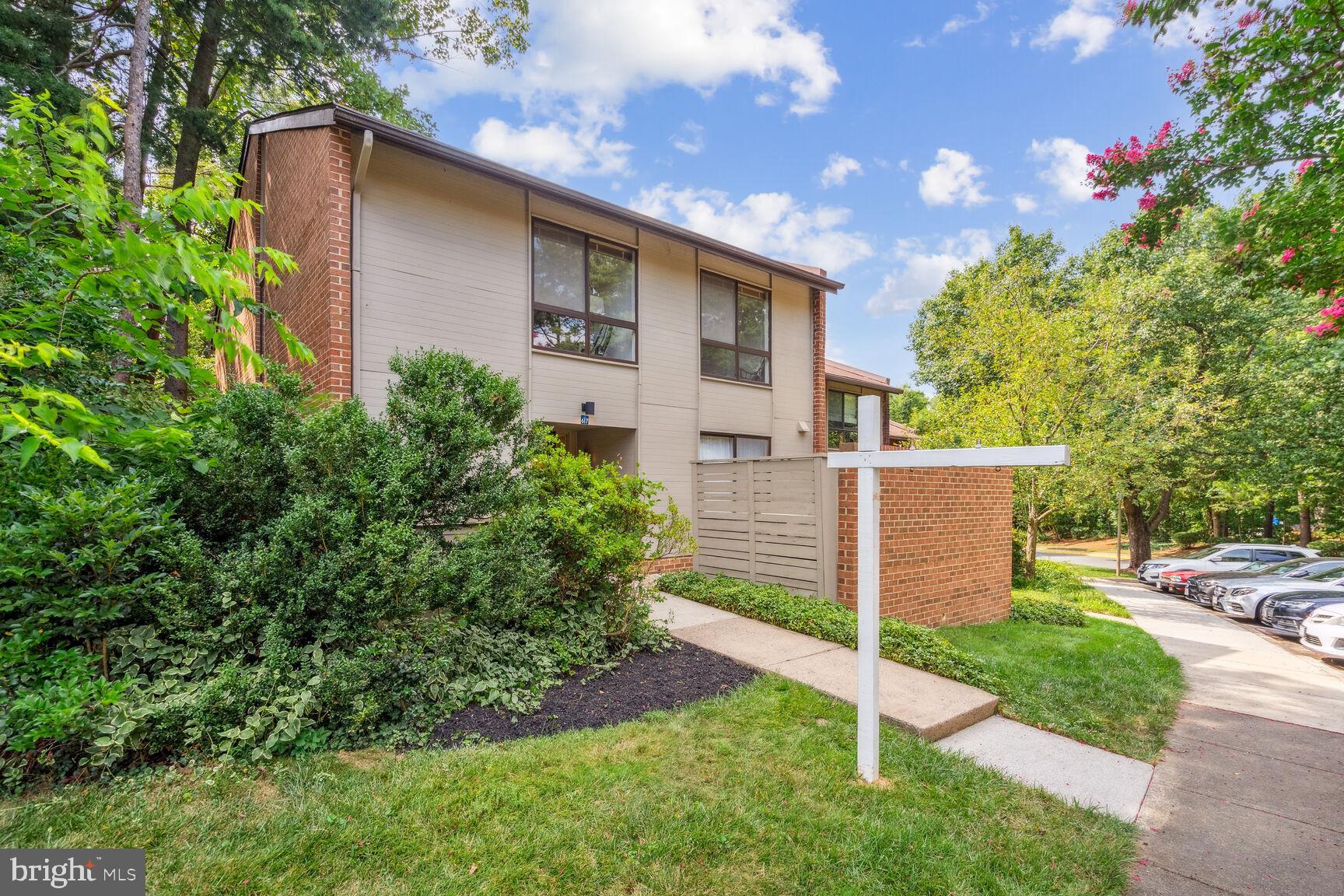 11617 Hunters Green Court Reston, VA 20191 - Photo 1 of 37 Welcome home!