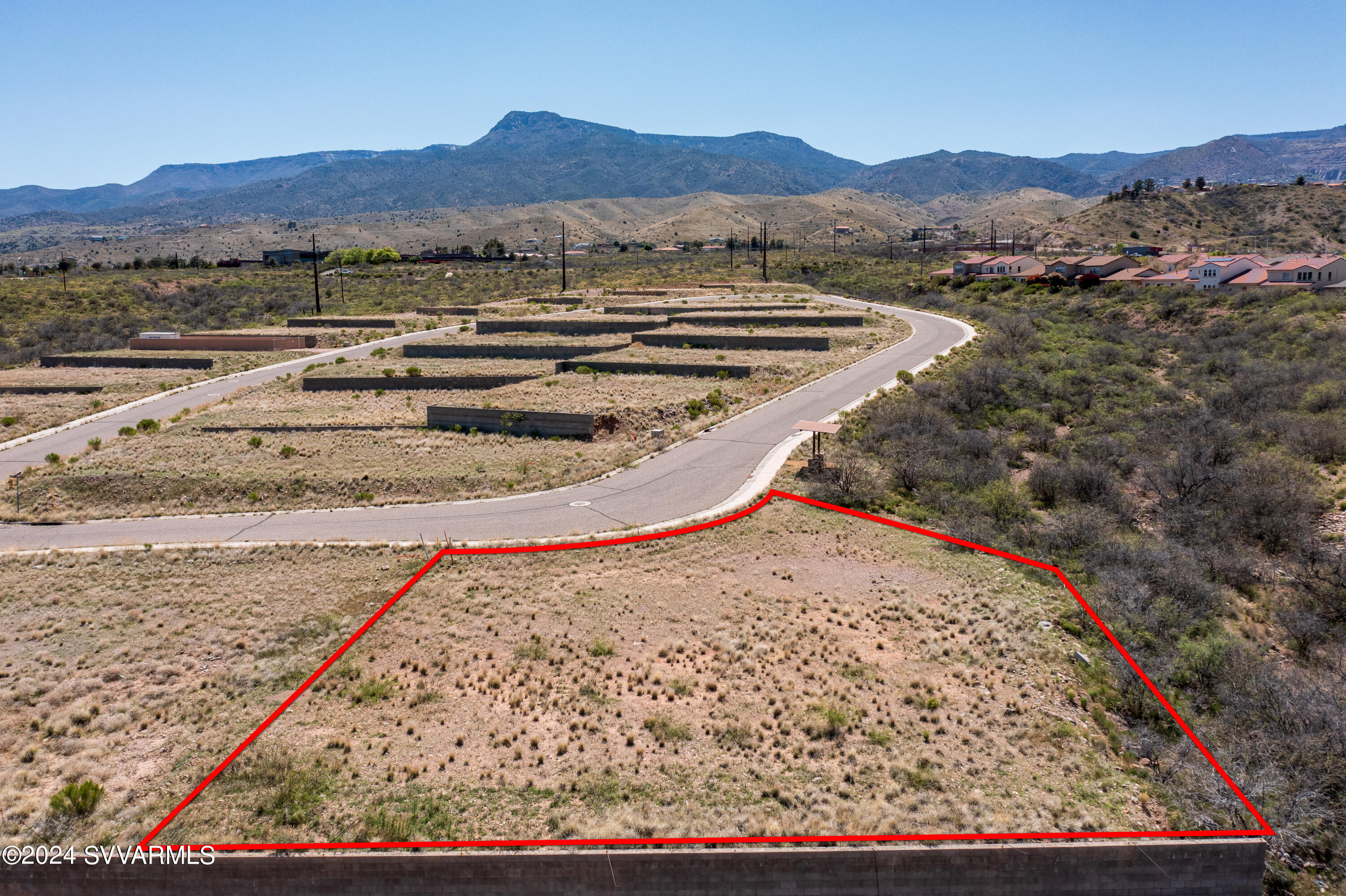 699 Moore Gulch Road, Unit LOT 117 Clarkdale, AZ 86324 - Photo 55 of 81 a view of a backyard with a mountain