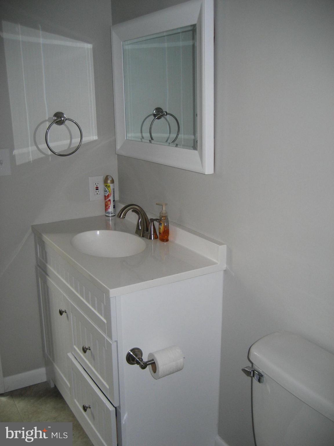 4577 Dave Rill Road Hampstead, MD 21074 - Photo 16 of 31 Second Upstairs Bath