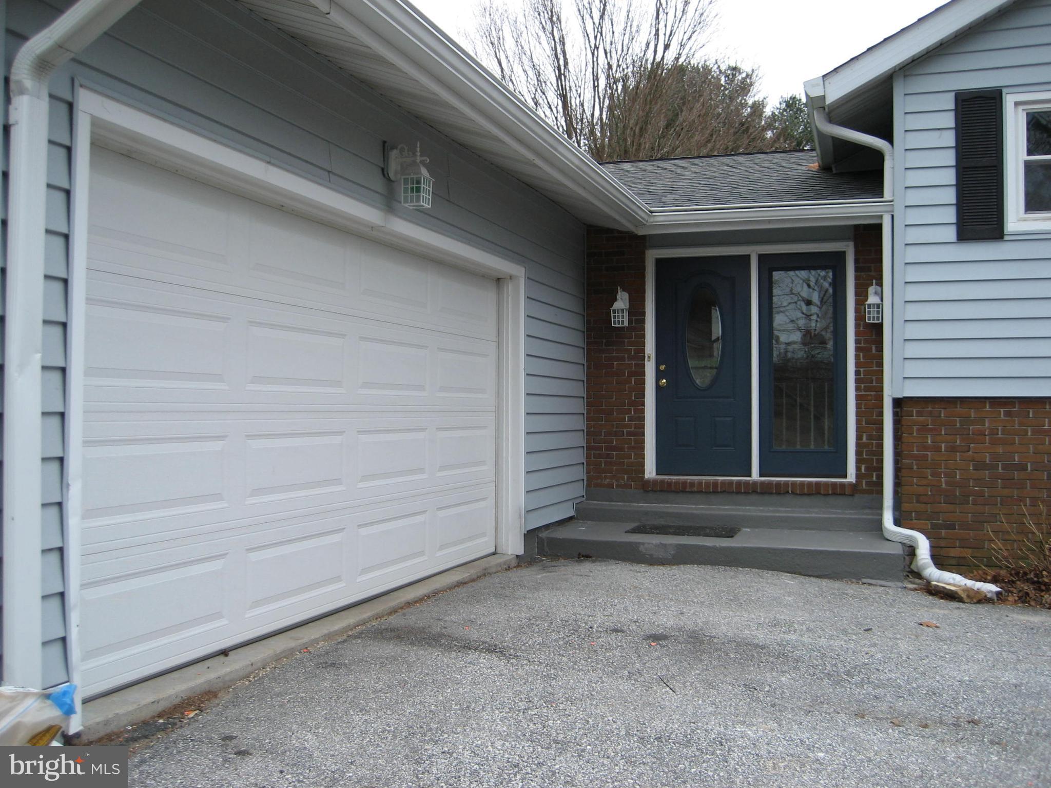 4577 Dave Rill Road Hampstead, MD 21074 - Photo 3 of 31 Attached 2 car Garage