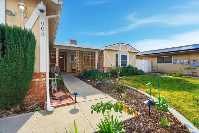 $409,000 | 905 Redwood Lane, Lemoore, CA 93245