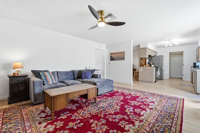 $409,000 | 905 Redwood Lane, Lemoore, CA 93245