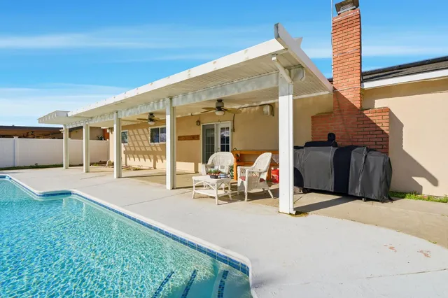 $409,000 | 905 Redwood Lane, Lemoore, CA 93245