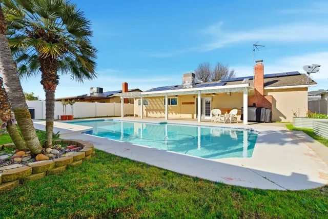 $409,000 | 905 Redwood Lane, Lemoore, CA 93245