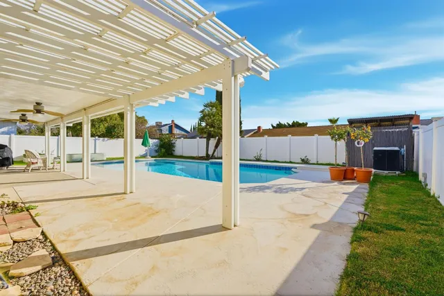 $409,000 | 905 Redwood Lane, Lemoore, CA 93245