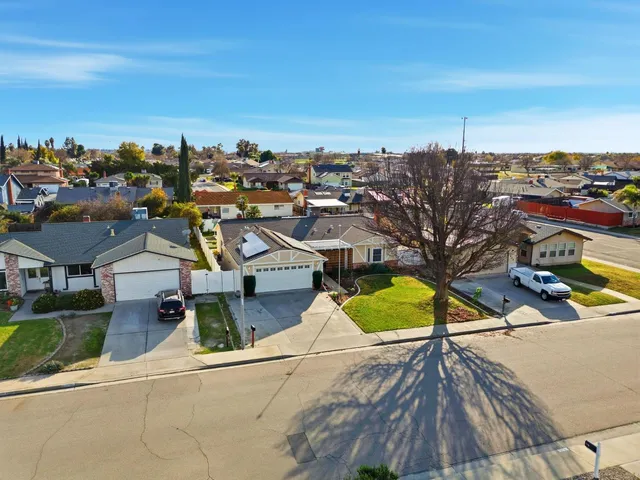 $409,000 | 905 Redwood Lane, Lemoore, CA 93245