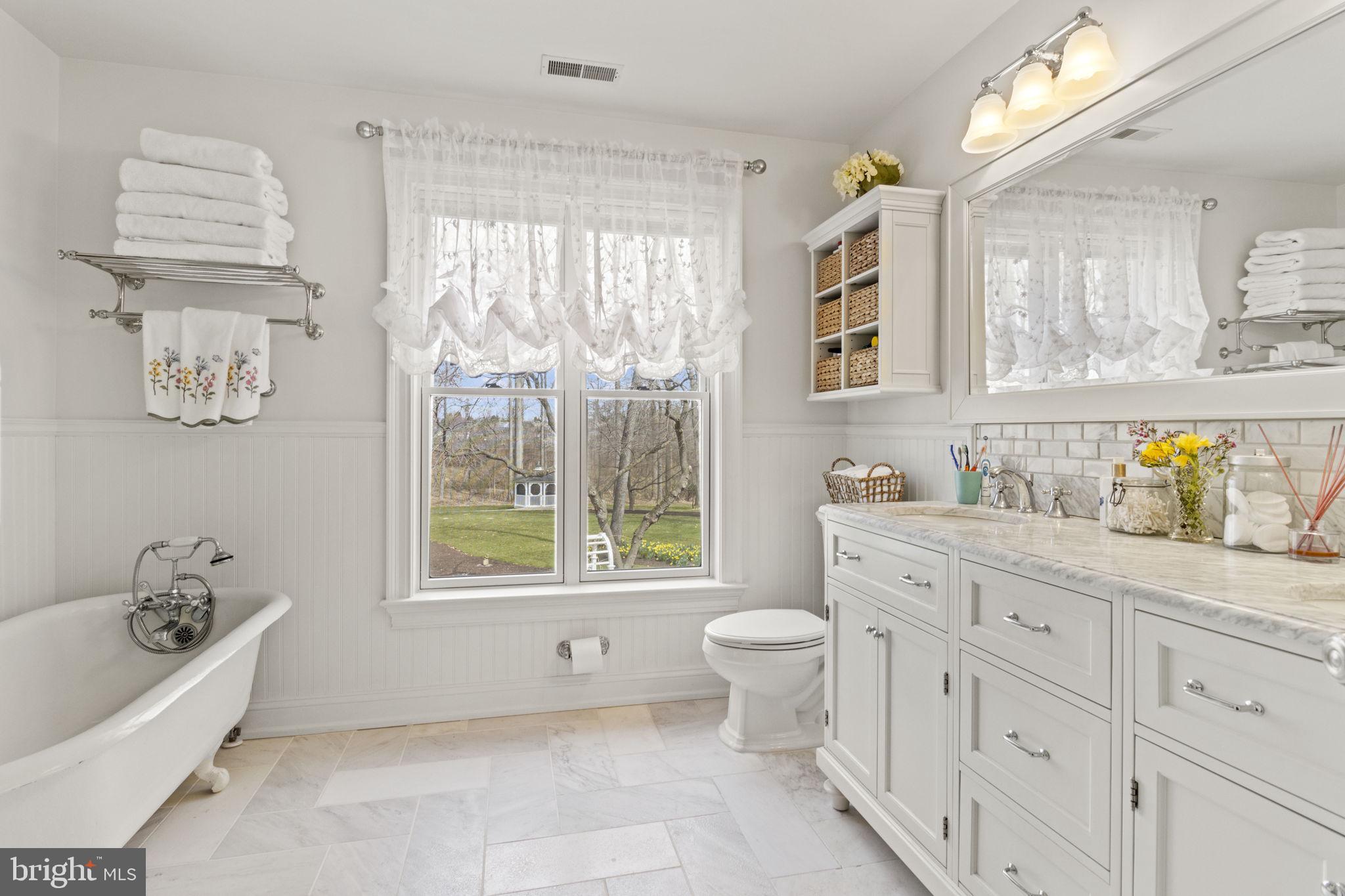 4321 Pinetree Road Rockville, MD 20853 - Photo 33 of 77 Main Primary Bathroom