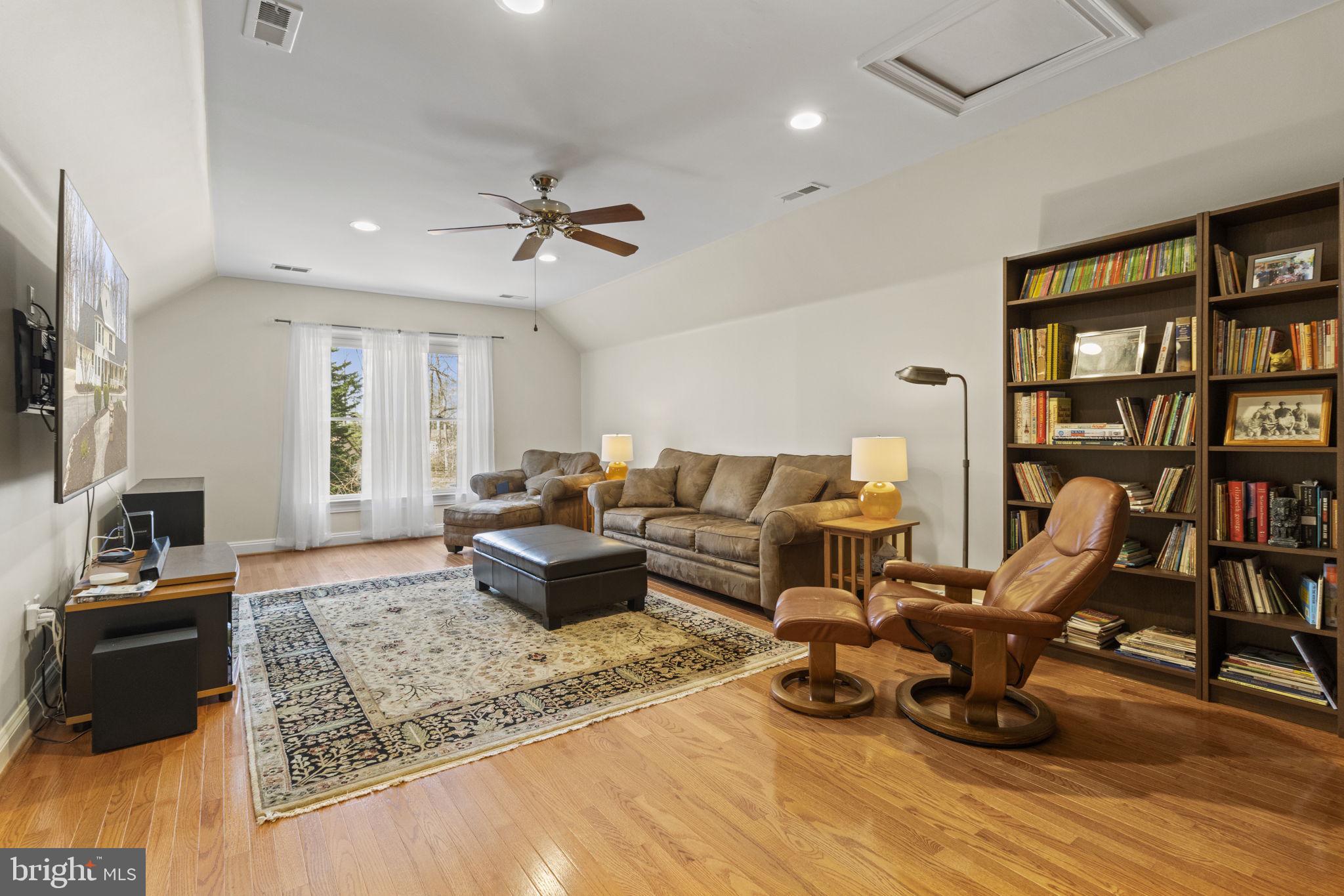4321 Pinetree Road Rockville, MD 20853 - Photo 40 of 77 Main 2nd Level Family Room