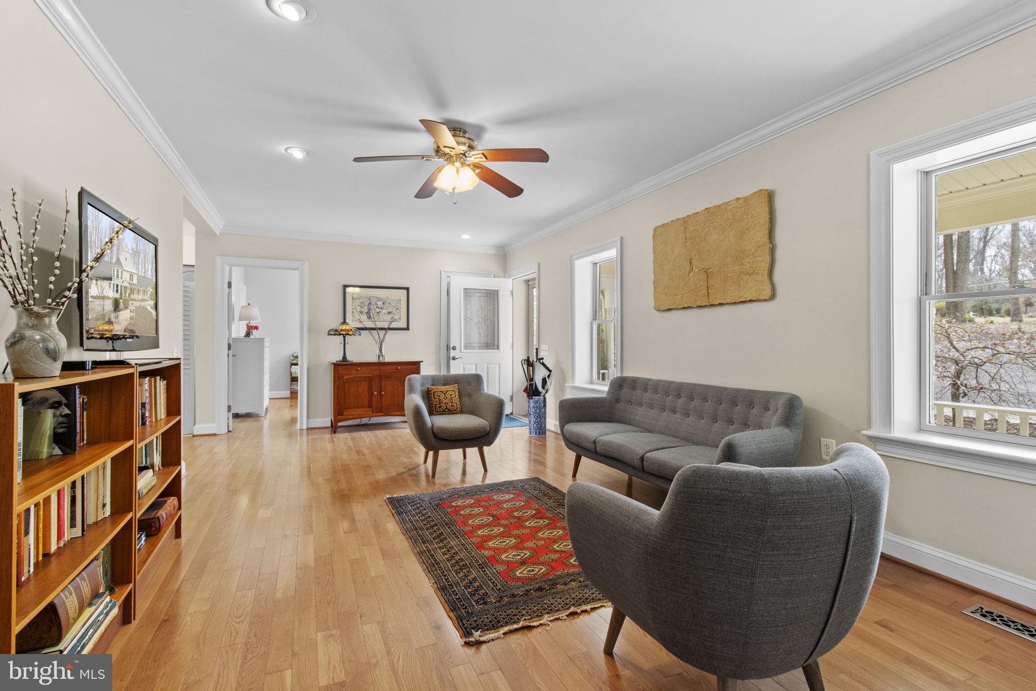 4321 Pinetree Road Rockville, MD 20853 - Photo 65 of 77 Guest House Living Room