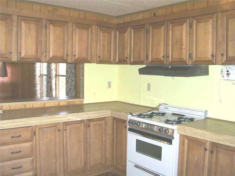 28 Knight Court Rome, ME 04963 - Photo 5 of 13 Kitchen.