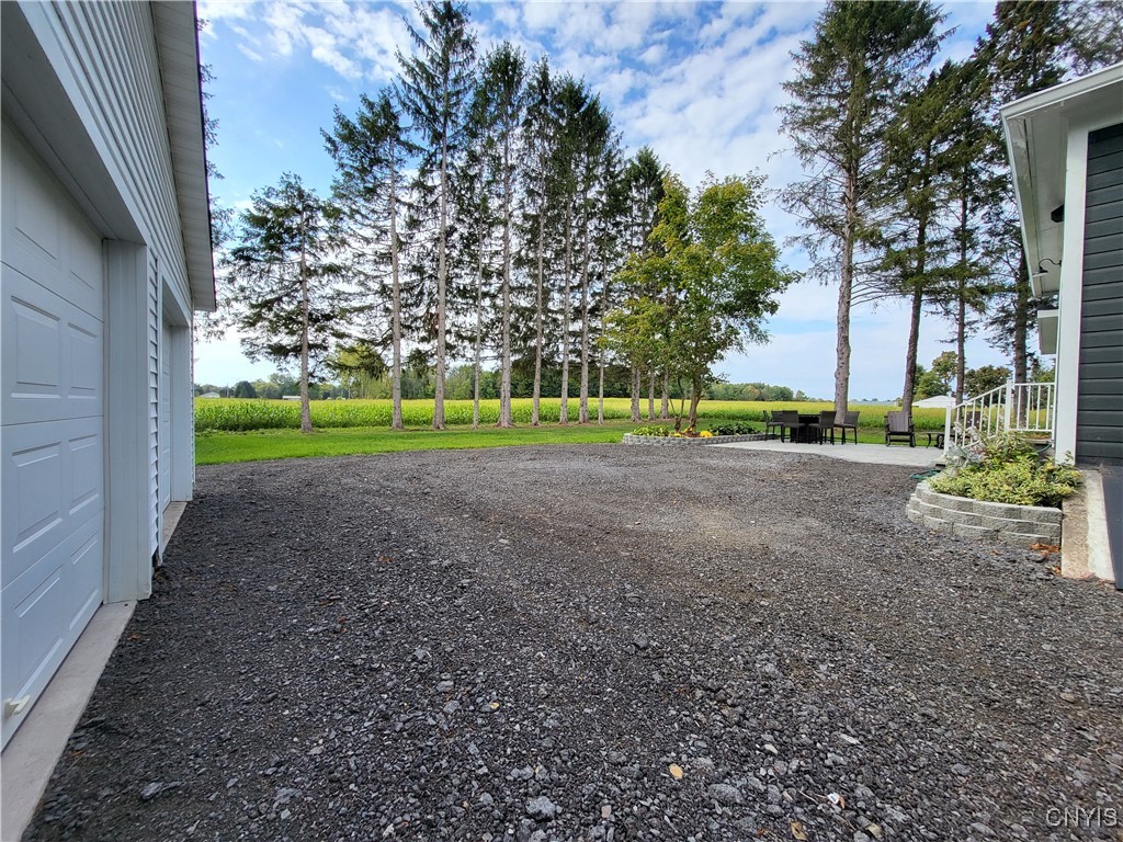 261 Merrit Road Granby, NY 13069 - Photo 4 of 46