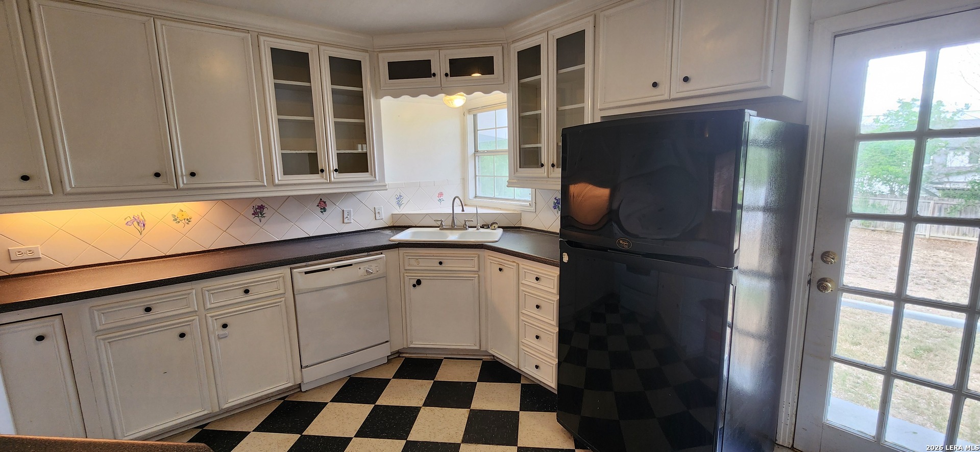 417 South Vandiver Road Terrell Hills, TX 78209 - Photo 5 of 22