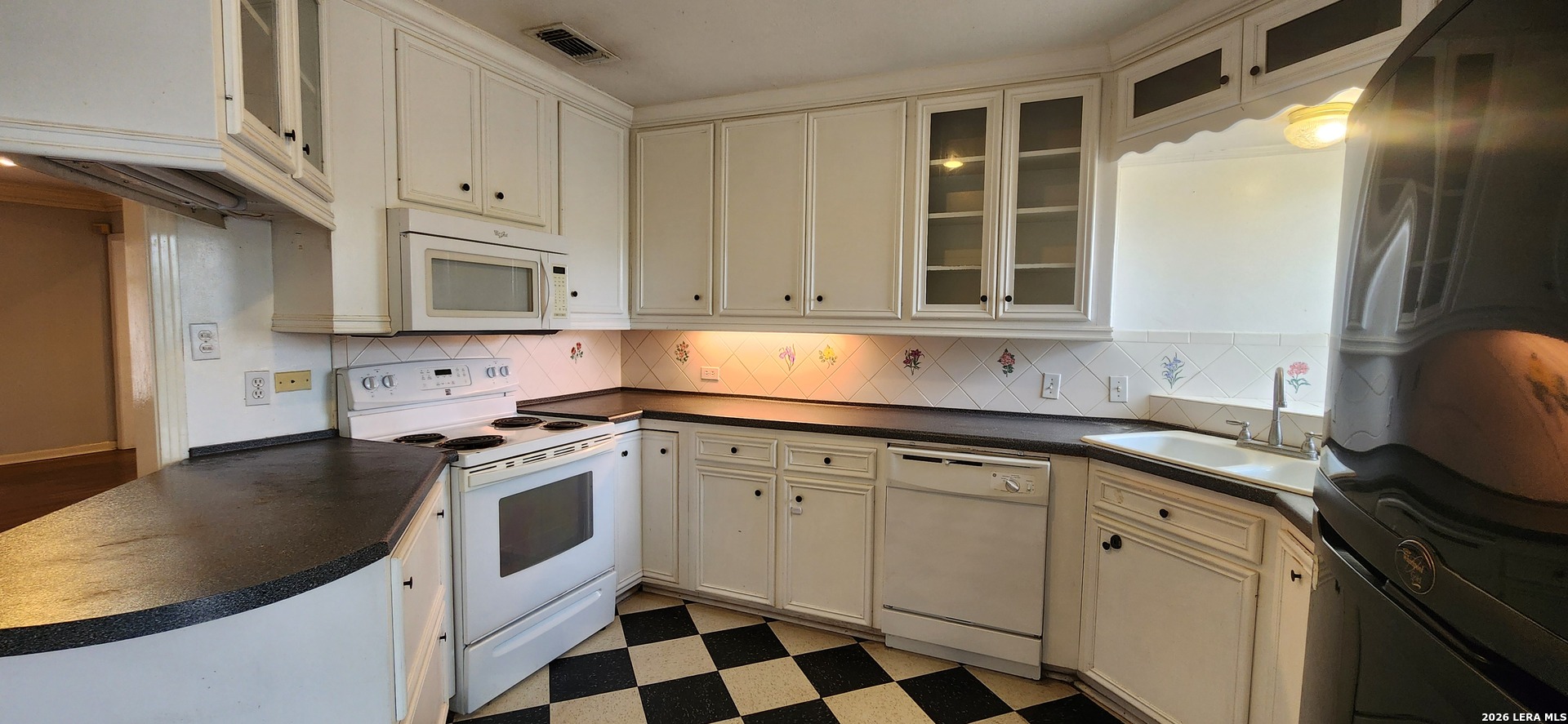 417 South Vandiver Road Terrell Hills, TX 78209 - Photo 6 of 22