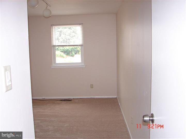 11707 Lockart Road Philadelphia, PA 19116 - Photo 16 of 20 Gallery Image 16