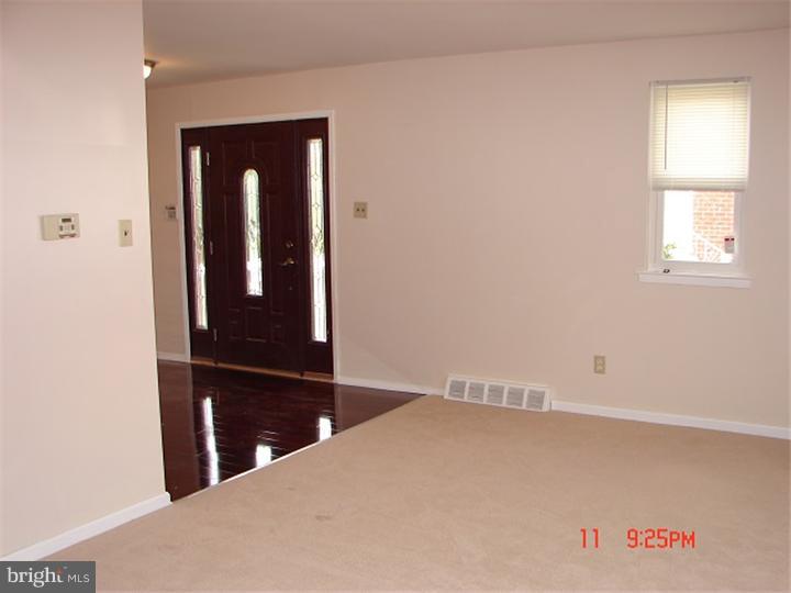 11707 Lockart Road Philadelphia, PA 19116 - Photo 5 of 20 Gallery Image 5
