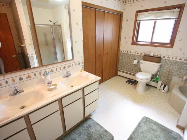 4141 North Bay Road Rhinelander, WI 54501 - Photo 7 of 20 Gallery Image 7