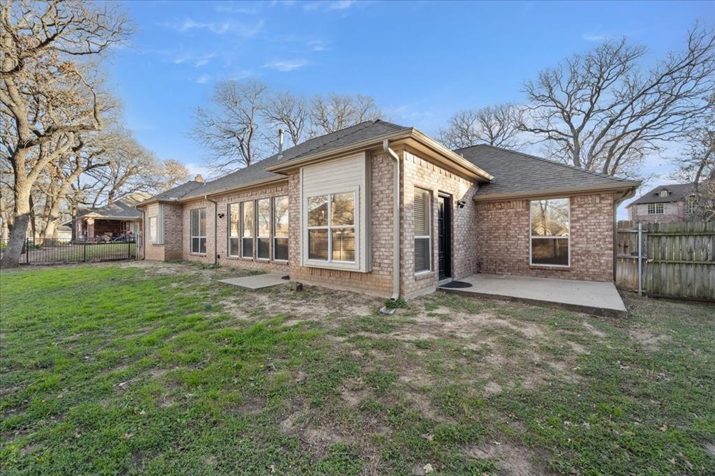 1409 Spinnaker Lane Azle, TX 76020 - Photo 30 of 40 Back Yard
