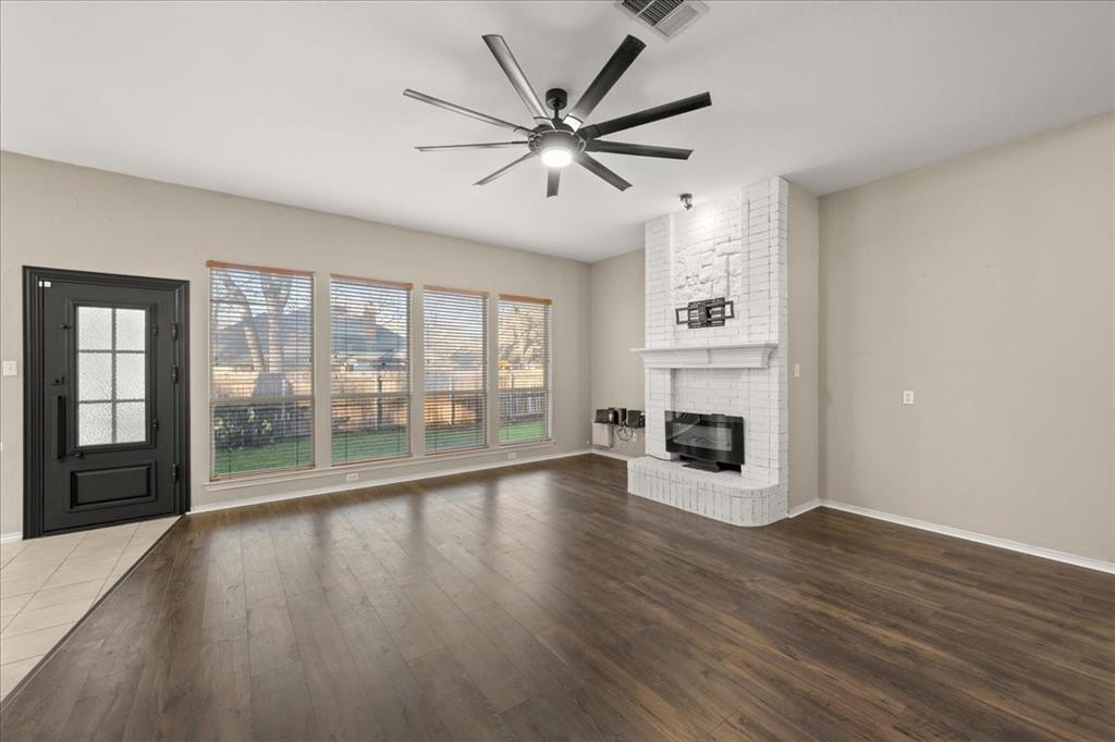 1409 Spinnaker Lane Azle, TX 76020 - Photo 3 of 40