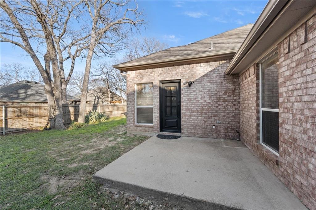 1409 Spinnaker Lane Azle, TX 76020 - Photo 31 of 40 Back Patio