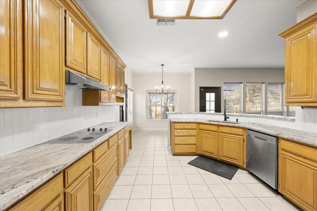 1409 Spinnaker Lane Azle, TX 76020 - Photo 6 of 40