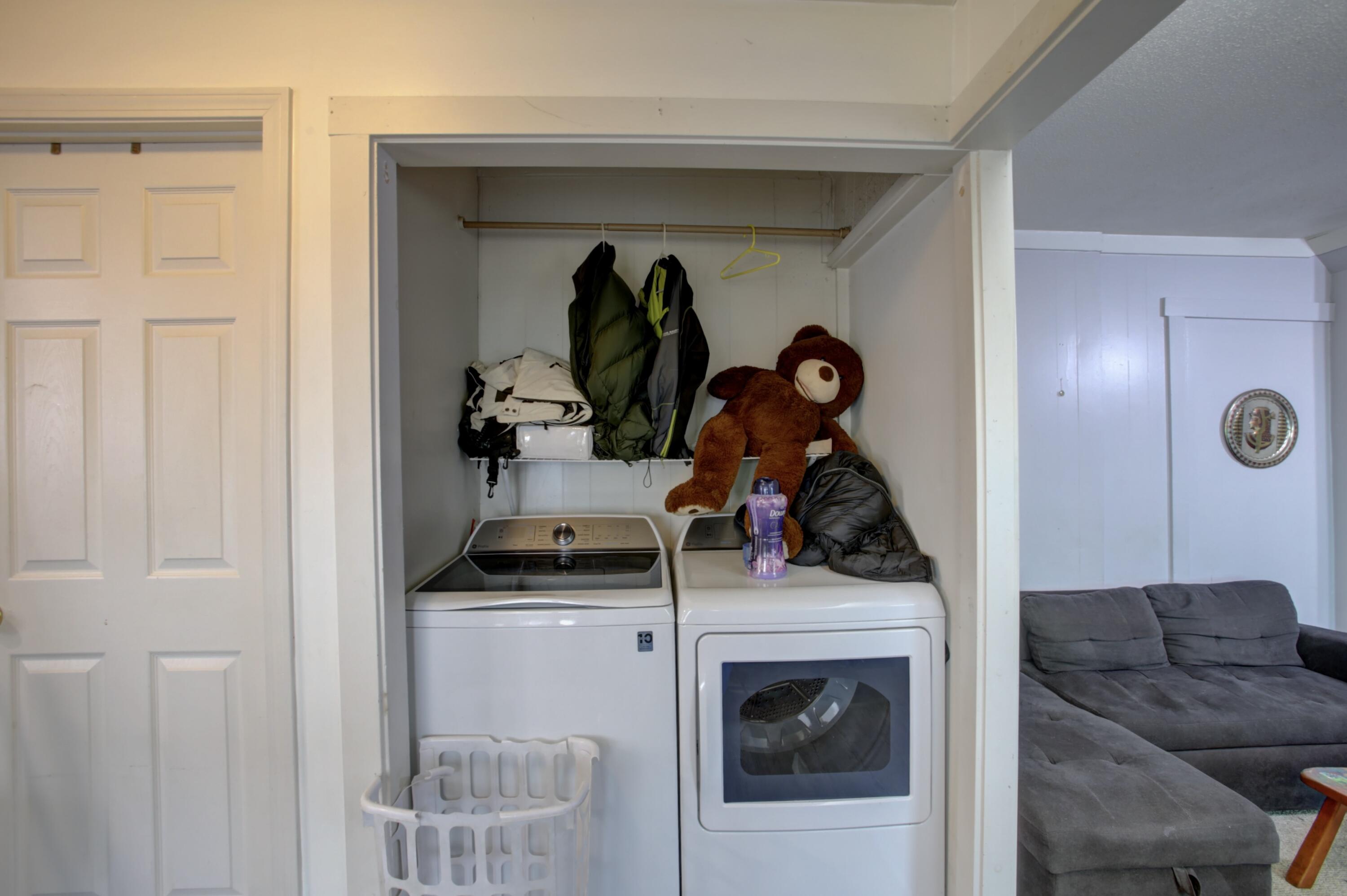 1435 Forest Avenue Portland, ME 04103 - Photo 10 of 18 Laundry