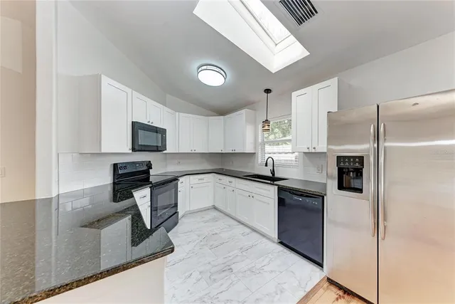 $2,500 | 3438 Branch Creek Drive, Sarasota, FL 34235