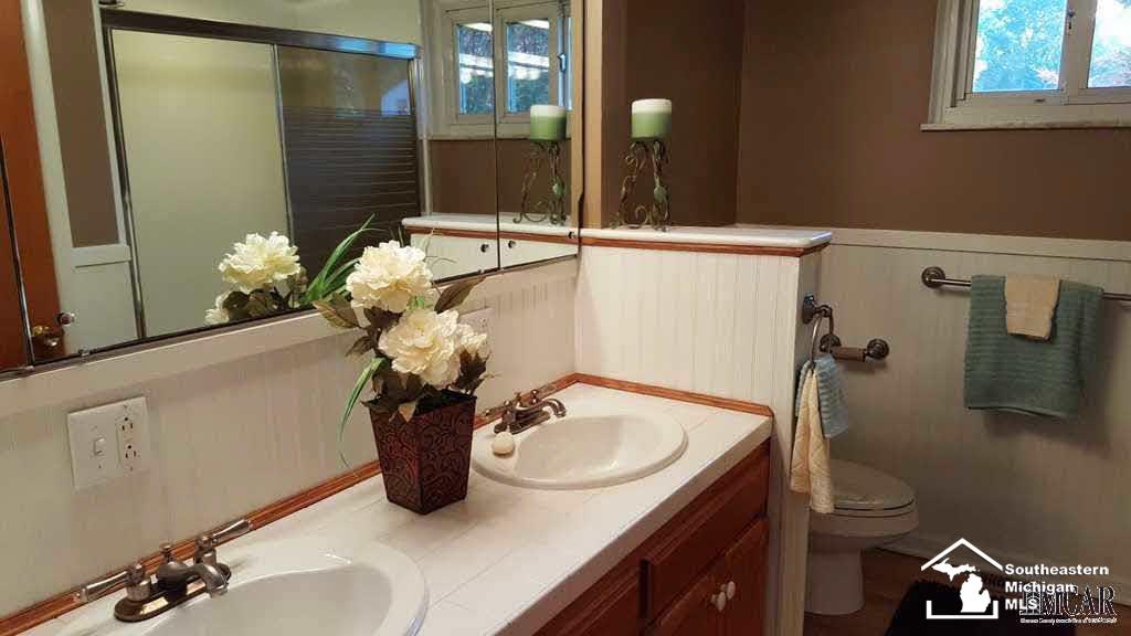6243 Secor Road Lambertville, MI 48144 - Photo 10 of 29 21150815-9.JPG