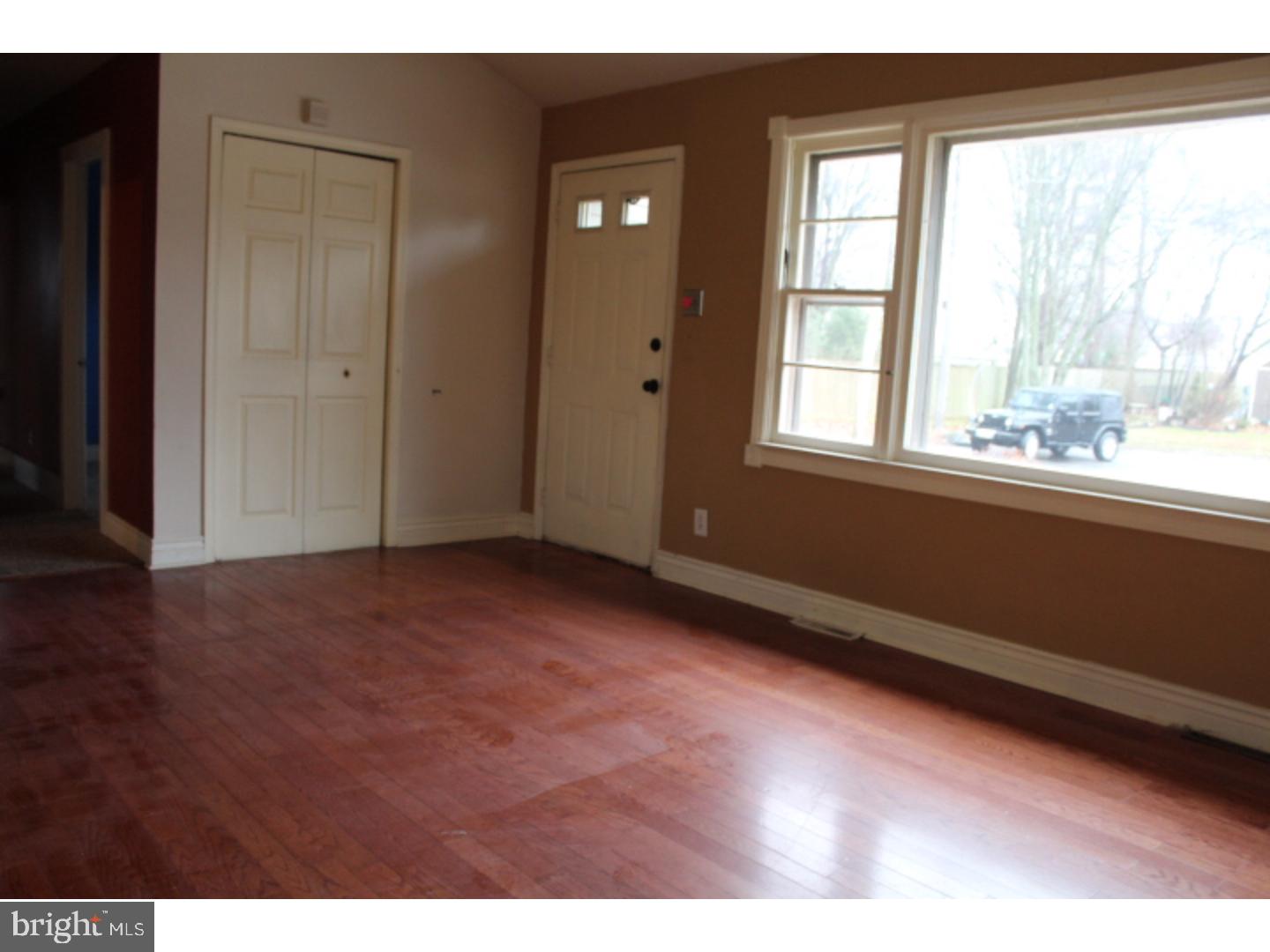 617 Sheffield Road Sewell, NJ 08080 - Photo 4 of 14 Gallery Image 4
