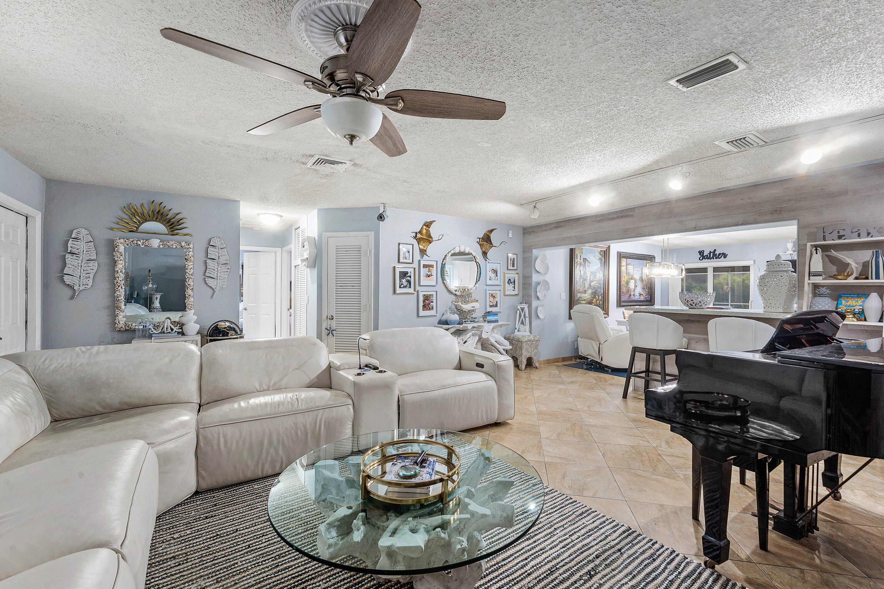 949 Laurel Road North Palm Beach, FL 33408 - Photo 4 of 53 Living Room