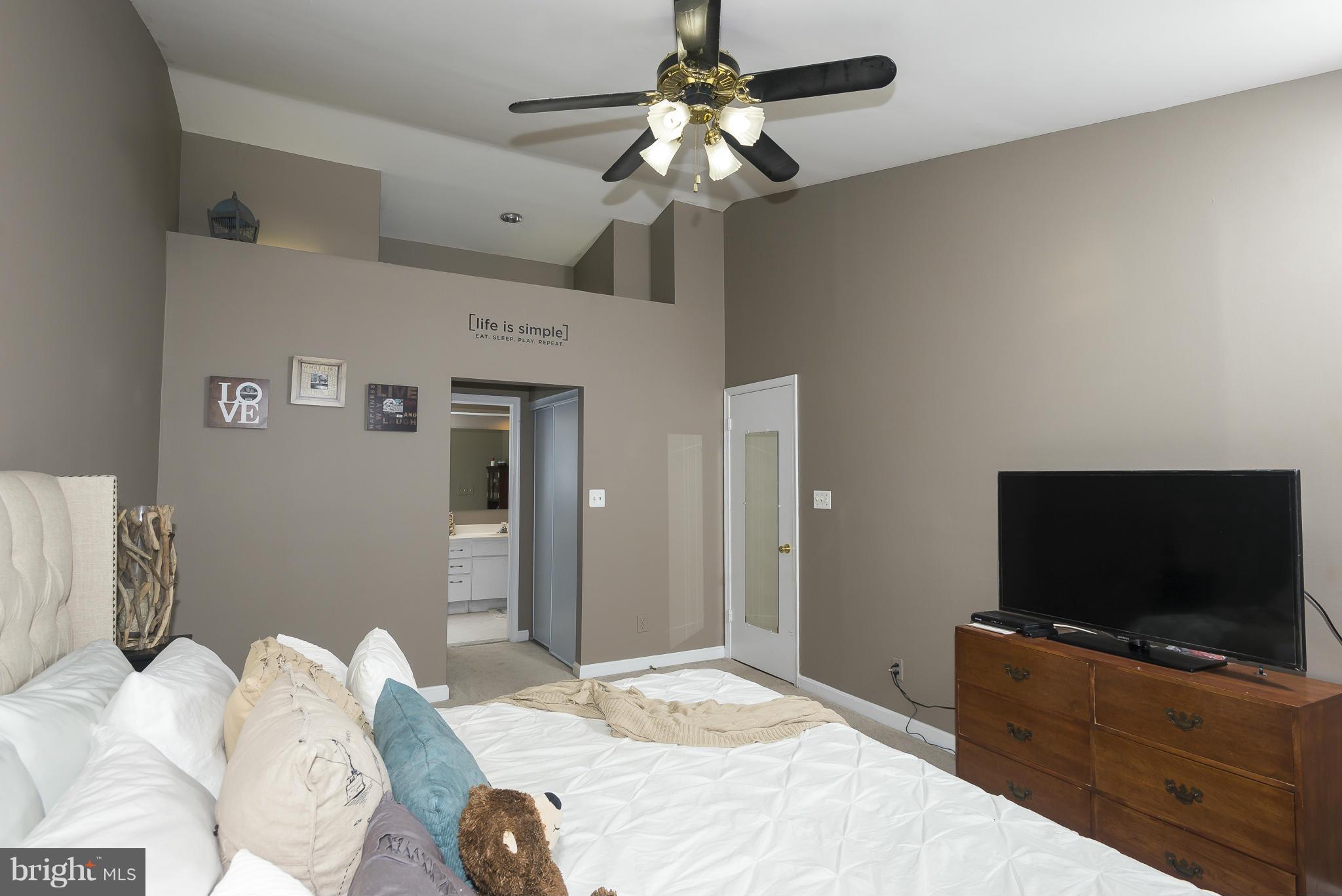 13703 Modrad Way, Unit 9B31 Silver Spring, MD 20904 - Photo 13 of 20 Bedroom (Master)