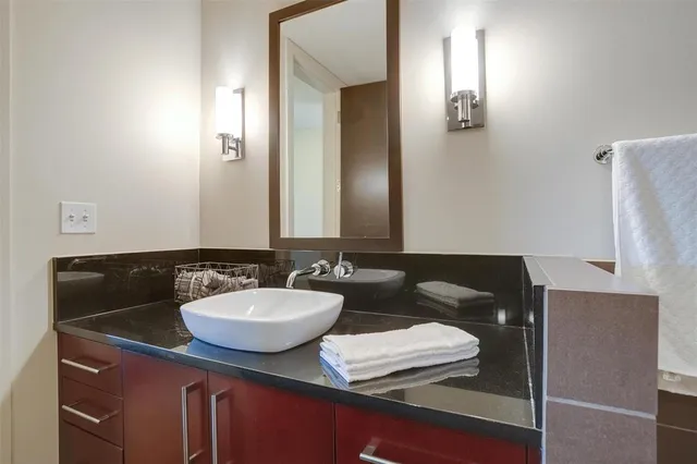 $2,800 | 2600 West 7th Street, Unit 2452, Fort Worth, TX 76107