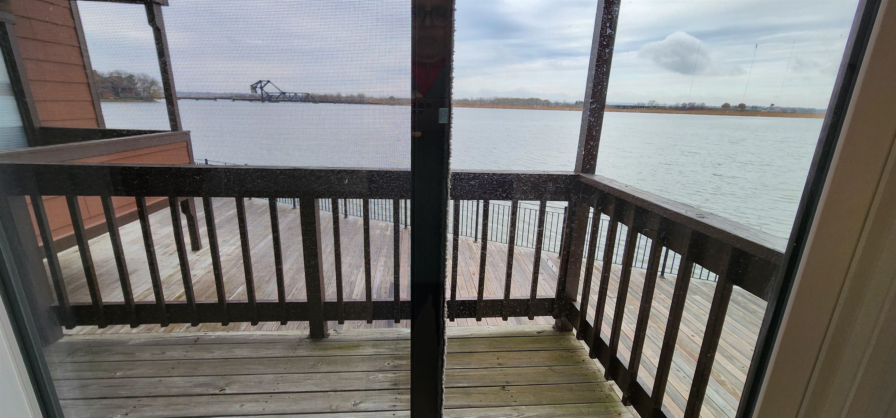 89 Harbor Key, Unit 89 Secaucus, NJ 07094 - Photo 2 of 17 a view of a balcony