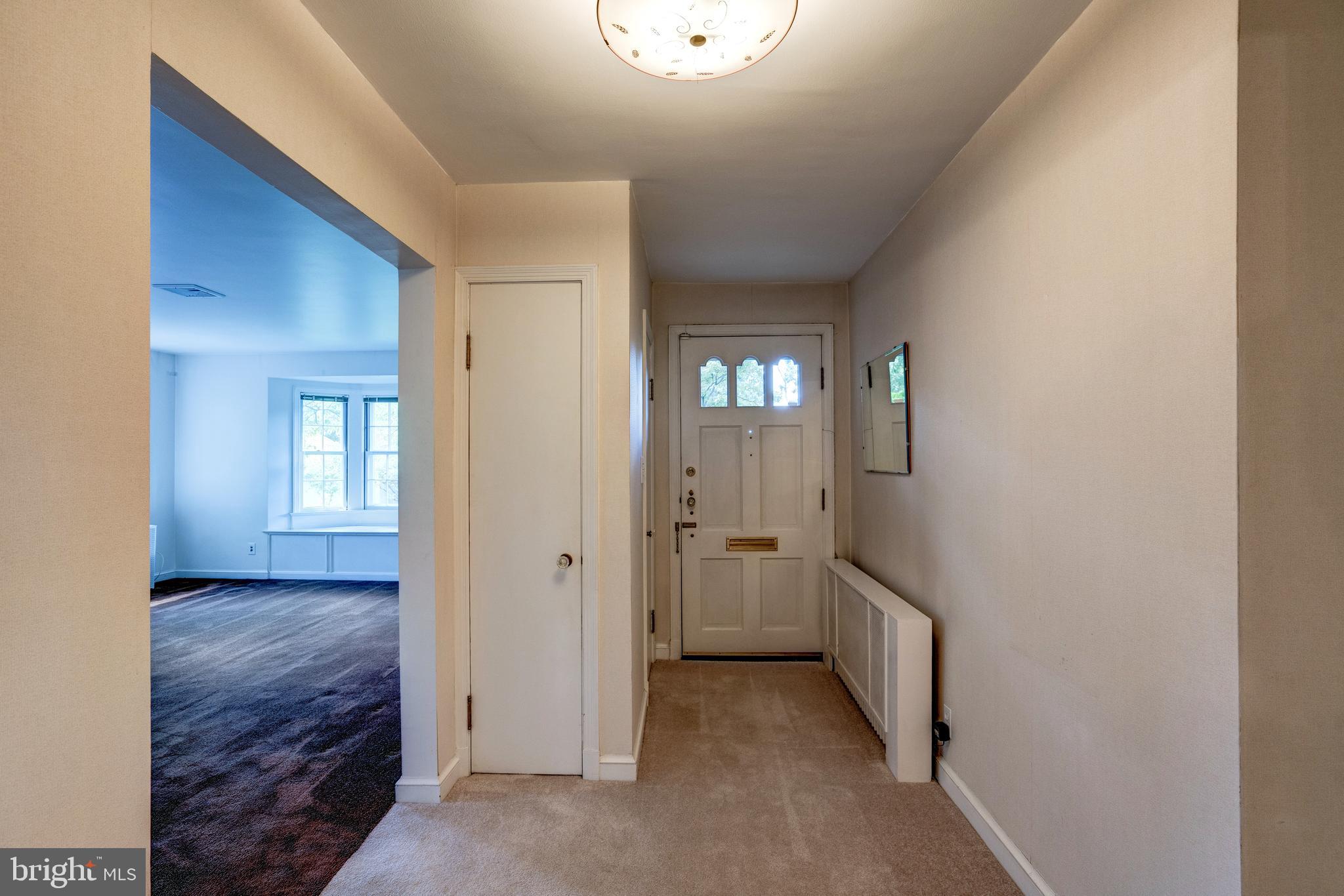 1400 Dennis Avenue Silver Spring, MD 20902 - Photo 3 of 42 Inviting Entryway