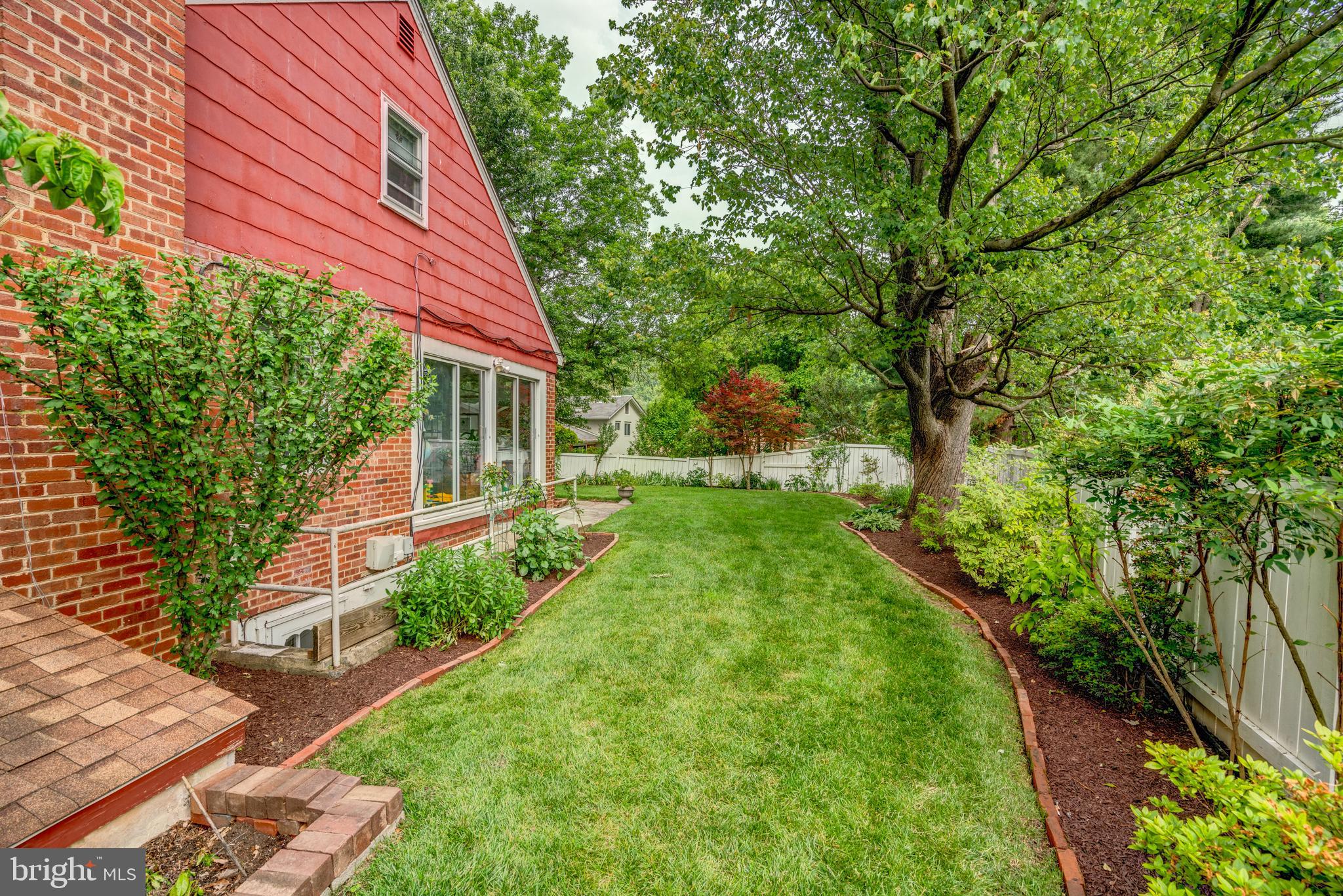 1400 Dennis Avenue Silver Spring, MD 20902 - Photo 34 of 42 Private & landscaped backyard