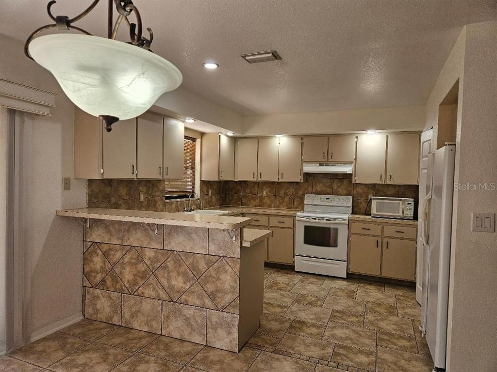 355 Spring Lake Boulevard Northwest Port Charlotte, FL 33952 - Photo 8 of 43
