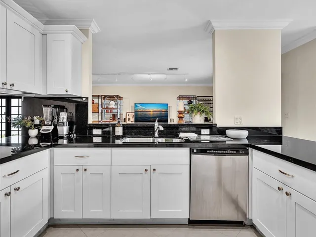 $6,300 | 2901 Hidden Harbour Street, Dania Beach, FL 33312