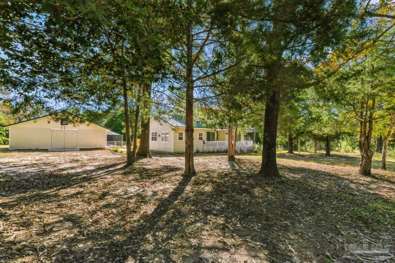 3920 Cleveland Road Baker, FL 32531 - Photo 4 of 50 Gallery Image 4